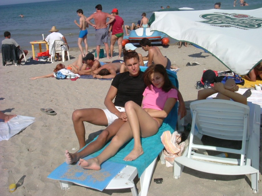 Holiday - beach young girls 03