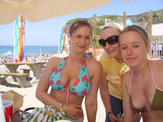 Beach amateurs - young girls no.03