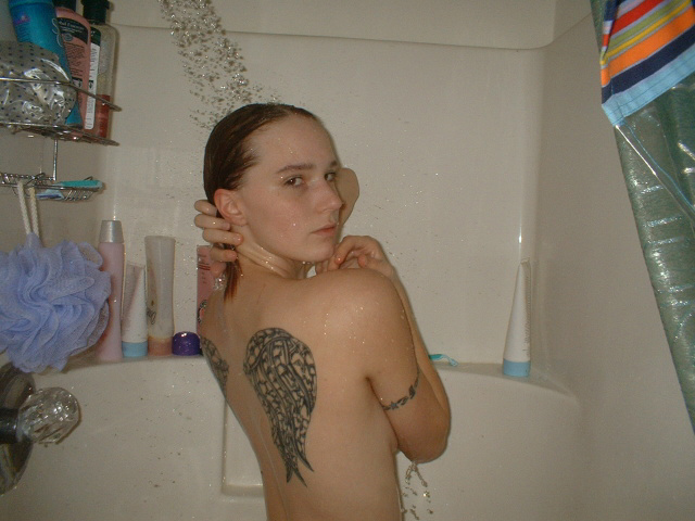 Very nice amateur girl in bathroom