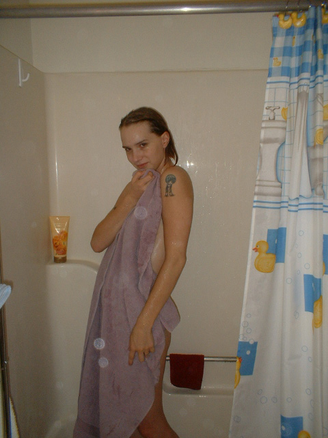 Very nice amateur girl in bathroom