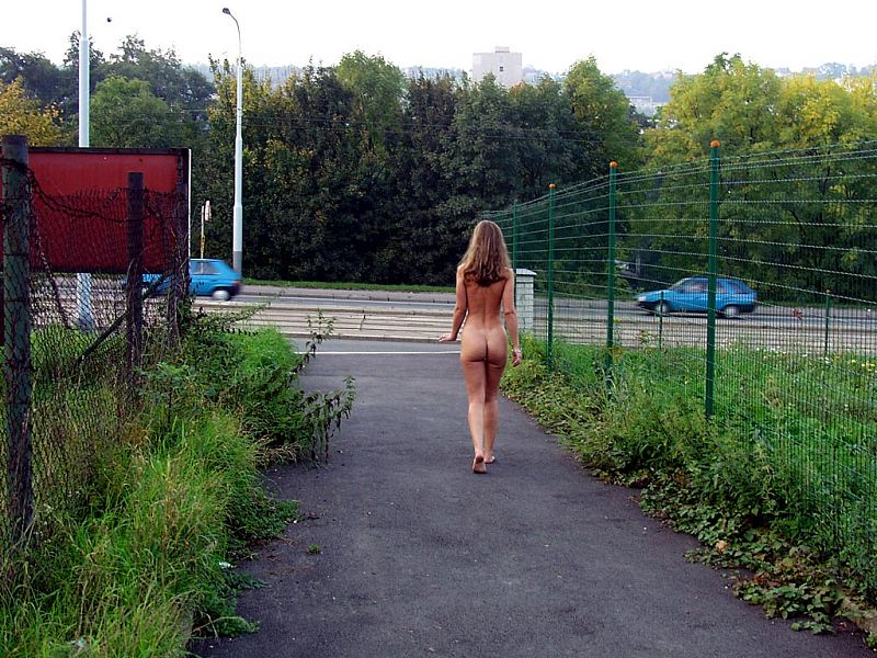 Naked girl at public 02