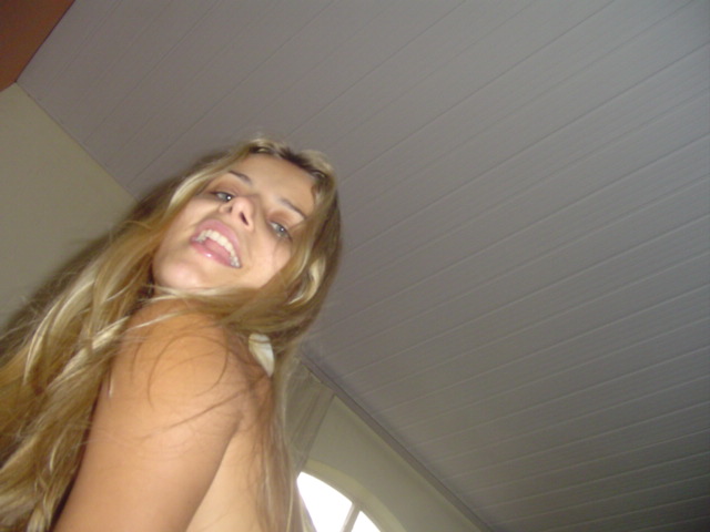 Stolen pics 12 - sucking amateur girl