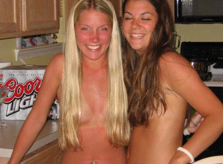 Young girls at party- drunk teenagers - amateurs pics 12