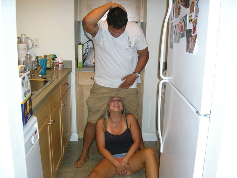 Young girls at party-  drunk teenagers - amateurs pics 13