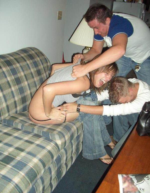 Young girls at party- drunk teenagers - amateurs pics 15