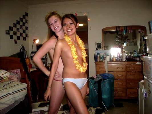 Young girls at party- drunk teenagers - amateurs pics 15