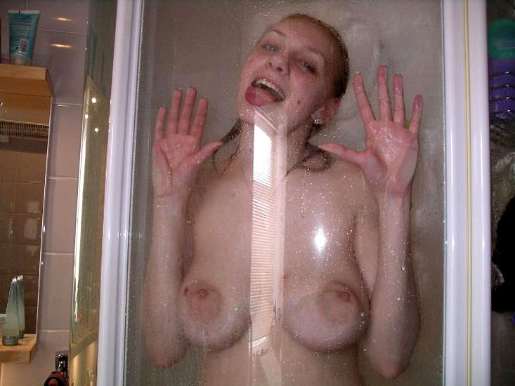 Young amateurs girl - shower and bath no.03