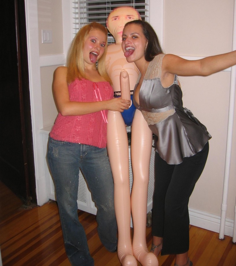 Young girls at party- drunk teenagers - amateurs pics 16 