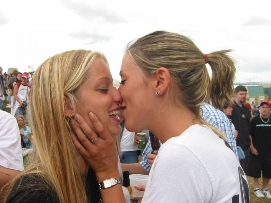 Young girls mix 6003752