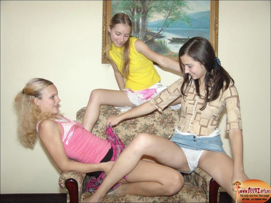 Secret! 3 young girls fun at home