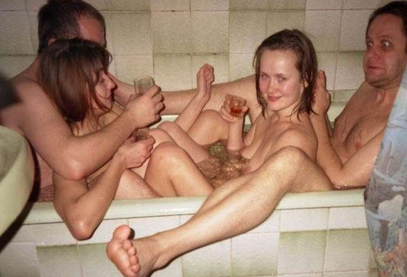 Group girls - shower and bath no.03