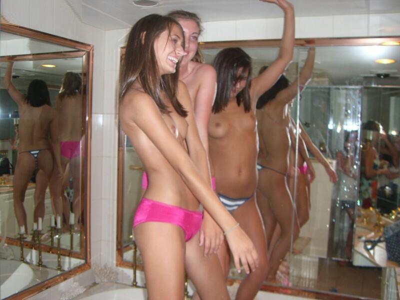 Groups of naked young girls set 6084037