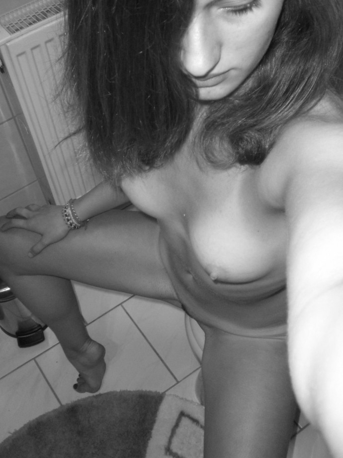 Black and white pictures of young girlfriend 9833449