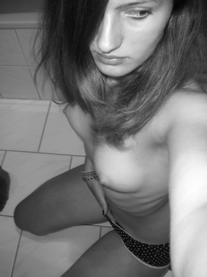 Black and white pictures of young girlfriend 9833449