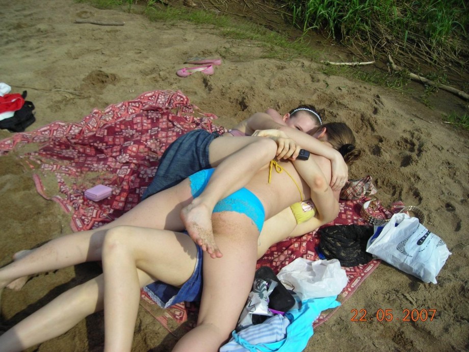 3 teens on a lake amateur set-89540