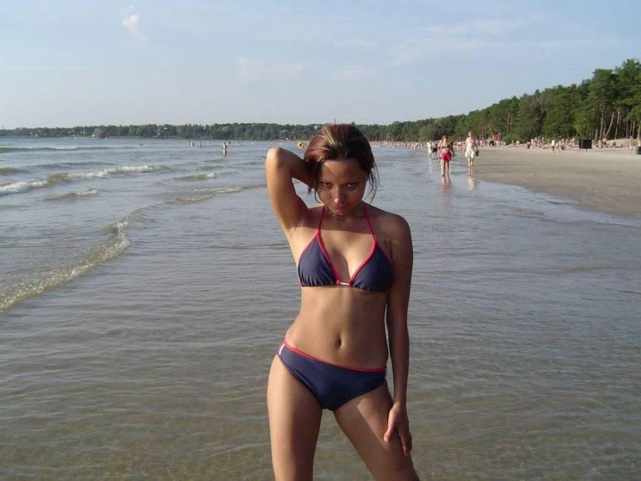 Beatifull girls on nudist beach-73362