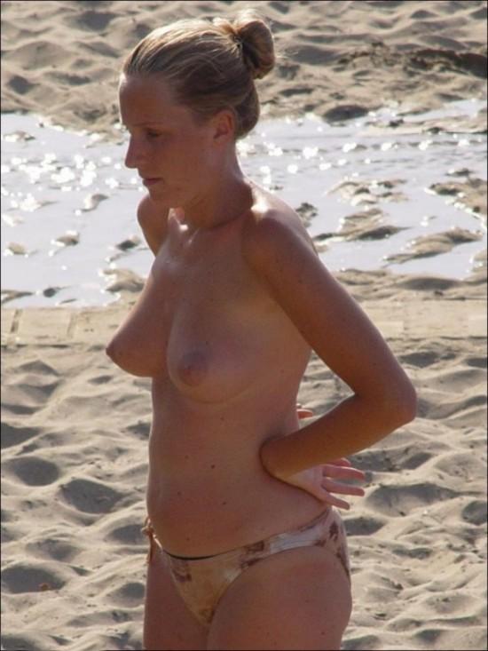 Beatifull girls on nudist beach-73362