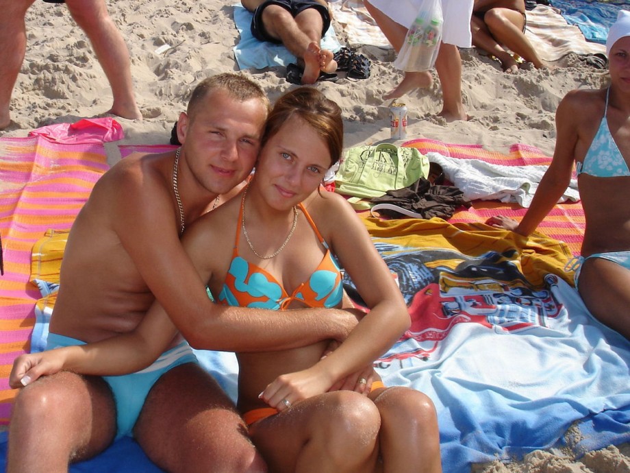 \\polish couple - holiday pics / kobieta na plazi