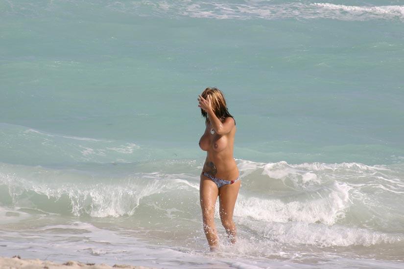 The beach 233 -12592