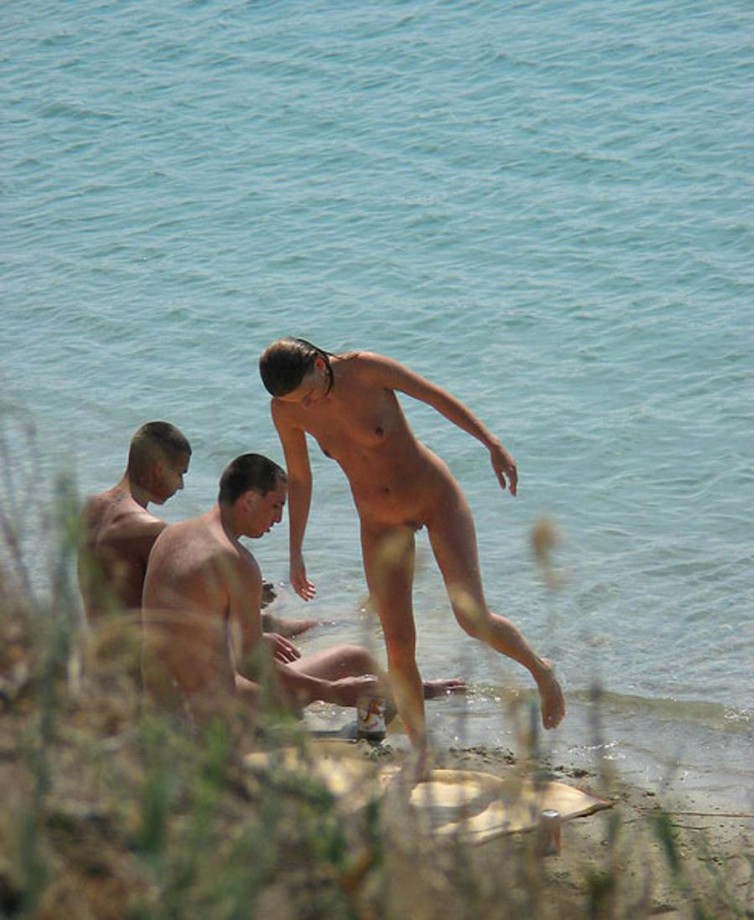 The naked beach 220 -14817