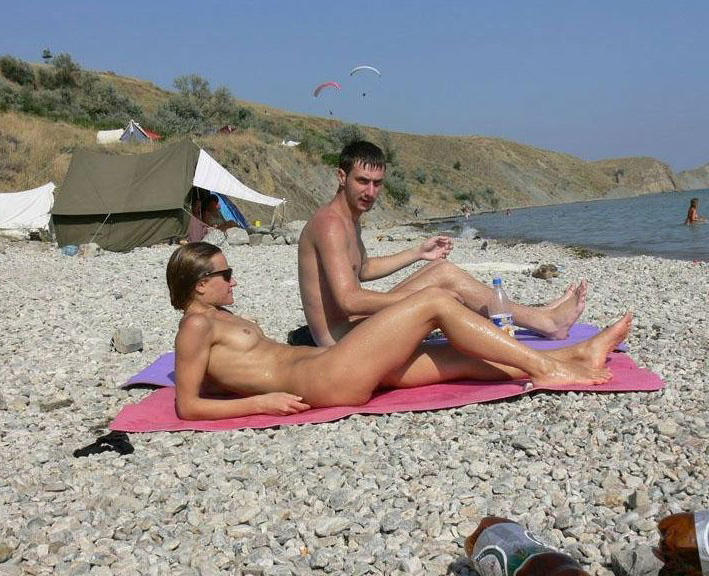 The naked beach 218 -98598