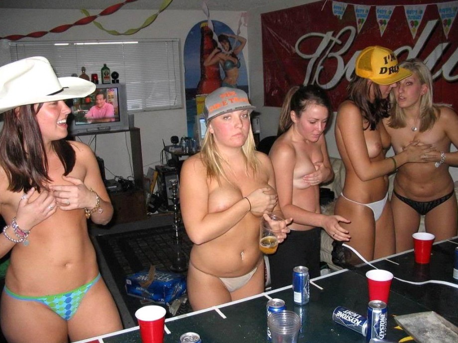 Young girls at party-  drunk teenagers - amateurs pics 18