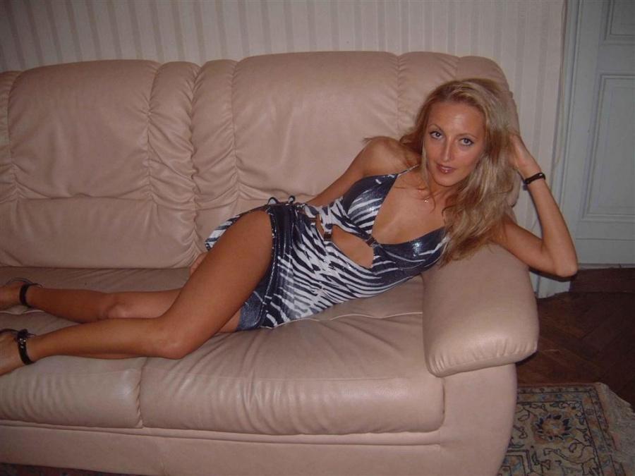Young gf - stolen pics (part i) 