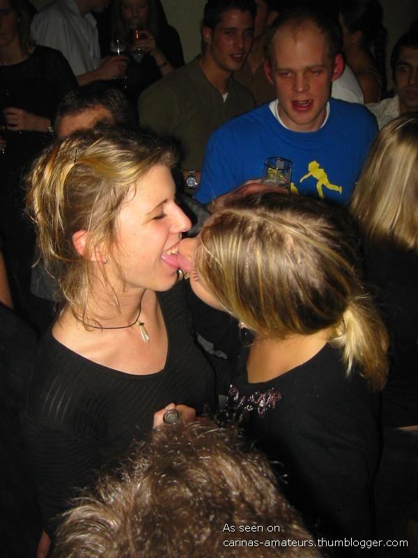 Kissing girlfriendss 02 