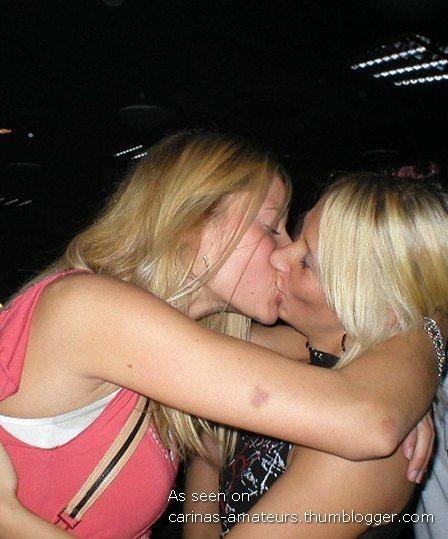 Kissing girlfriendss 01