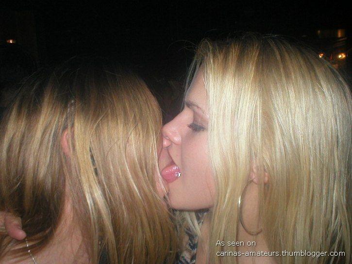 Kissing girlfriendss 01