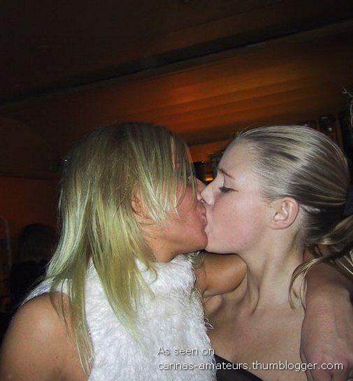 Kissing girlfriendss 01