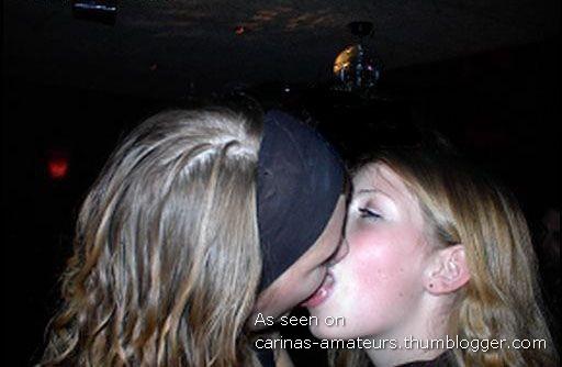 Kissing girlfriendss 01