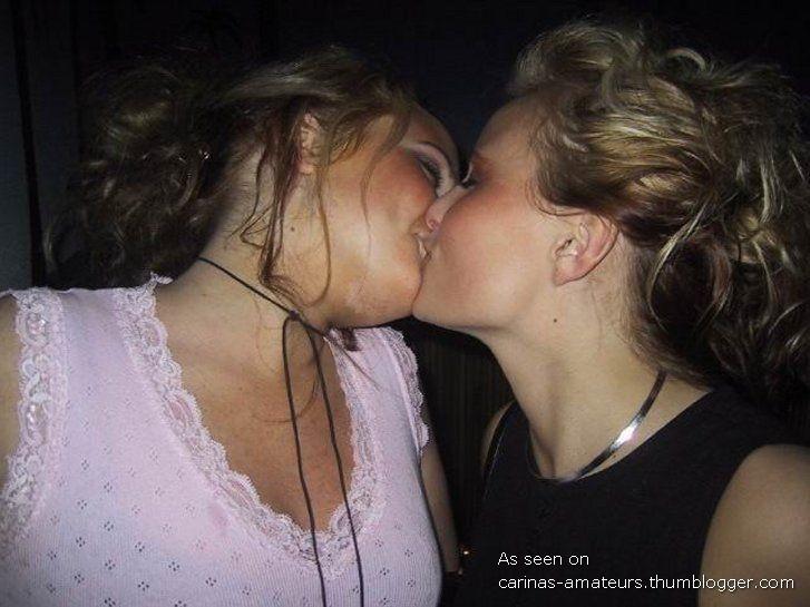 Kissing girlfriendss 01