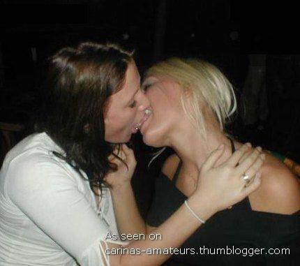 Kissing girlfriendss 01