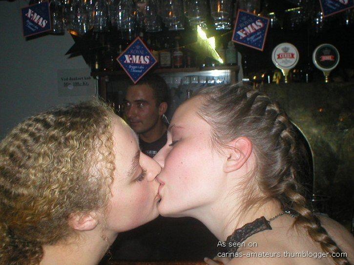 Kissing girlfriendss 01