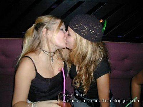 Kissing girlfriendss 01