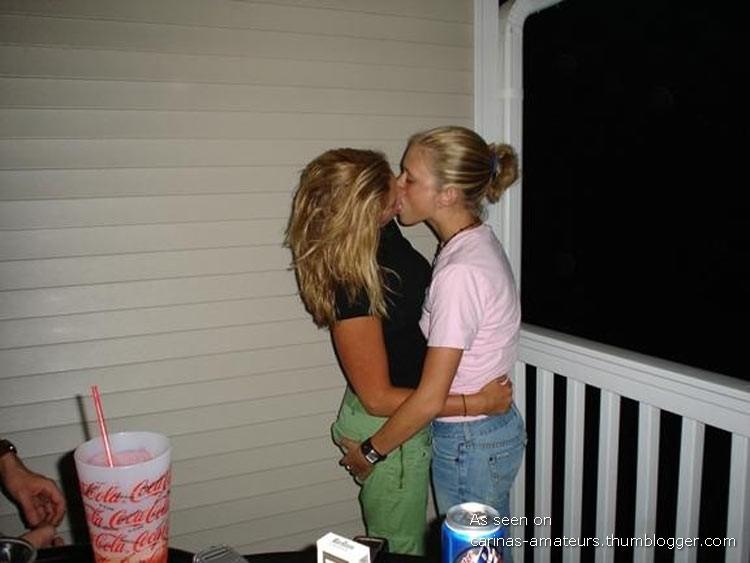 Kissing girlfriendss 01