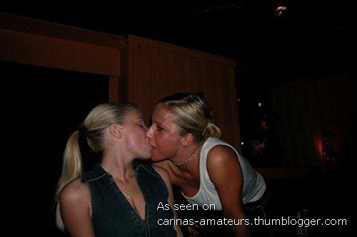 Kissing girlfriendss 01