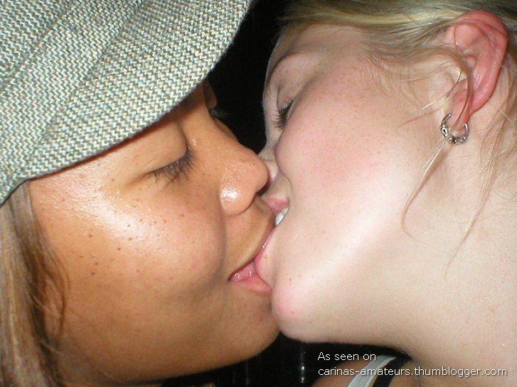 Kissing girlfriendss 01