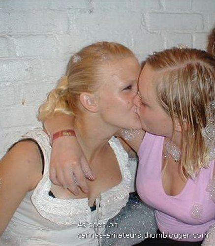 Kissing girlfriendss 01