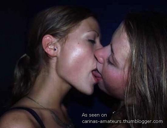 Kissing girlfriendss 01