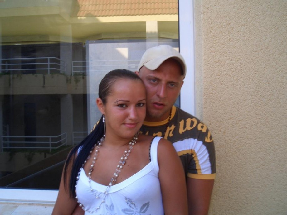 Amateur couple on holiday - hardcore pics