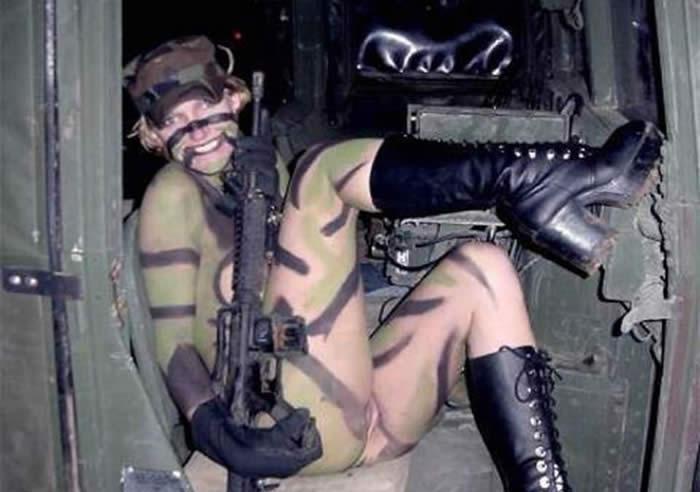 Amateur army girl in iraq