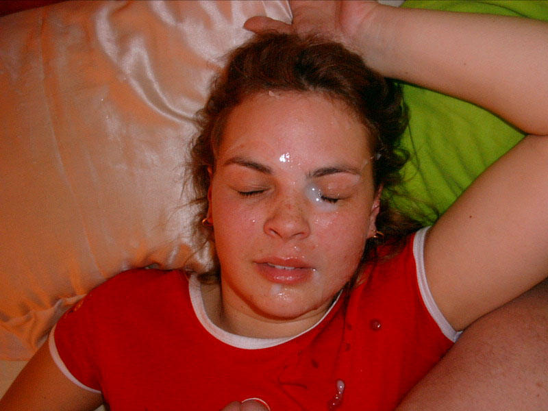 Amateurs girl loves cum shots on her face 01