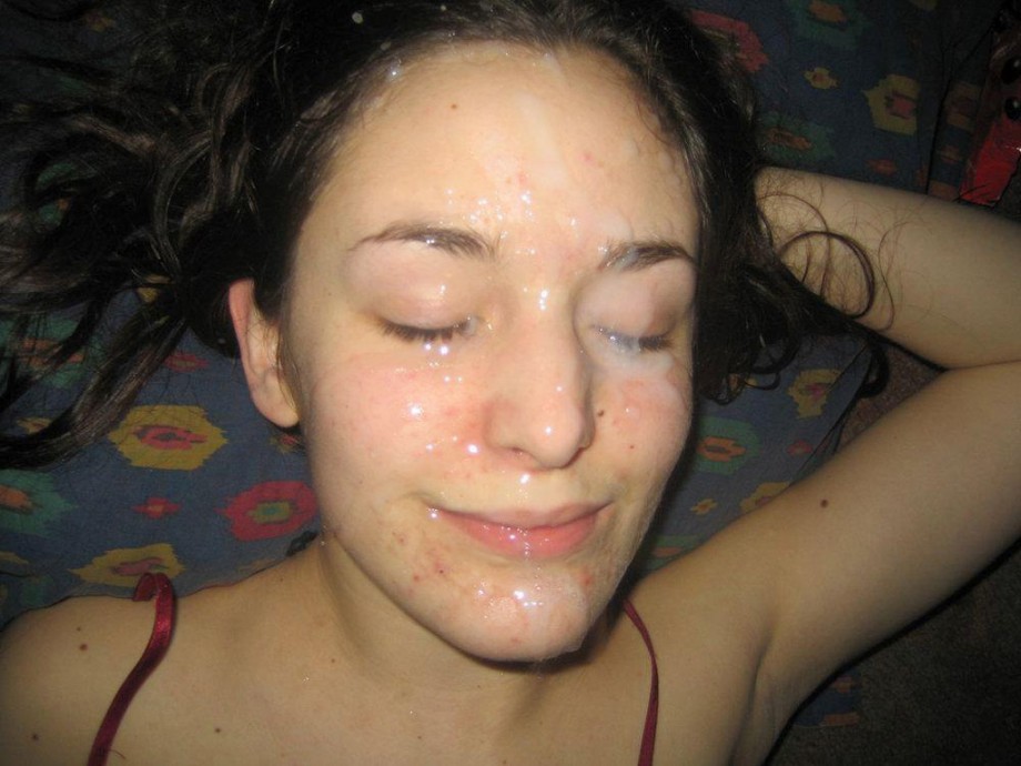 Amateurs girl loves cum shots on her face 01
