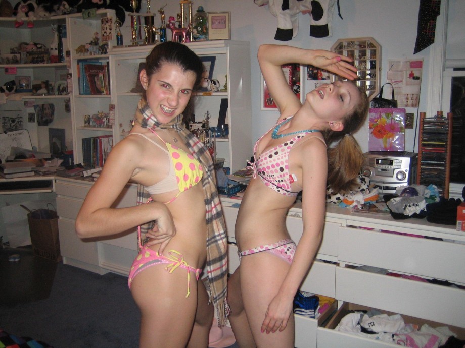 Teens in bikinis 