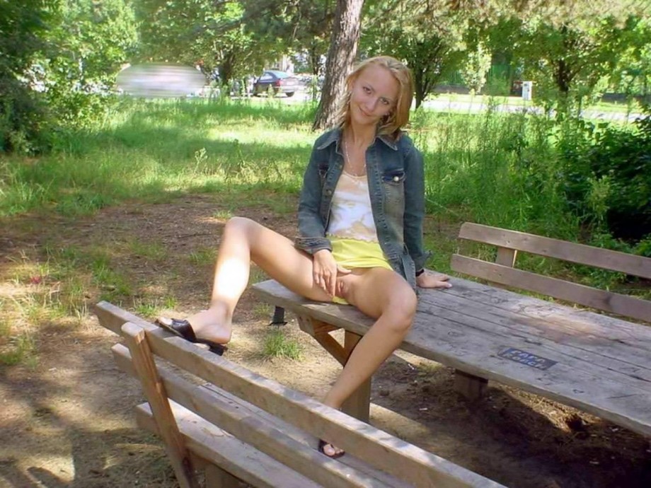 Blonde teen flashing 