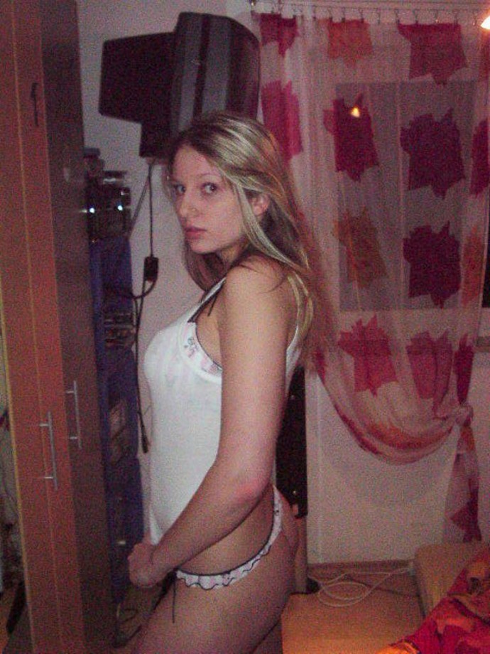 Young blond girl posing 