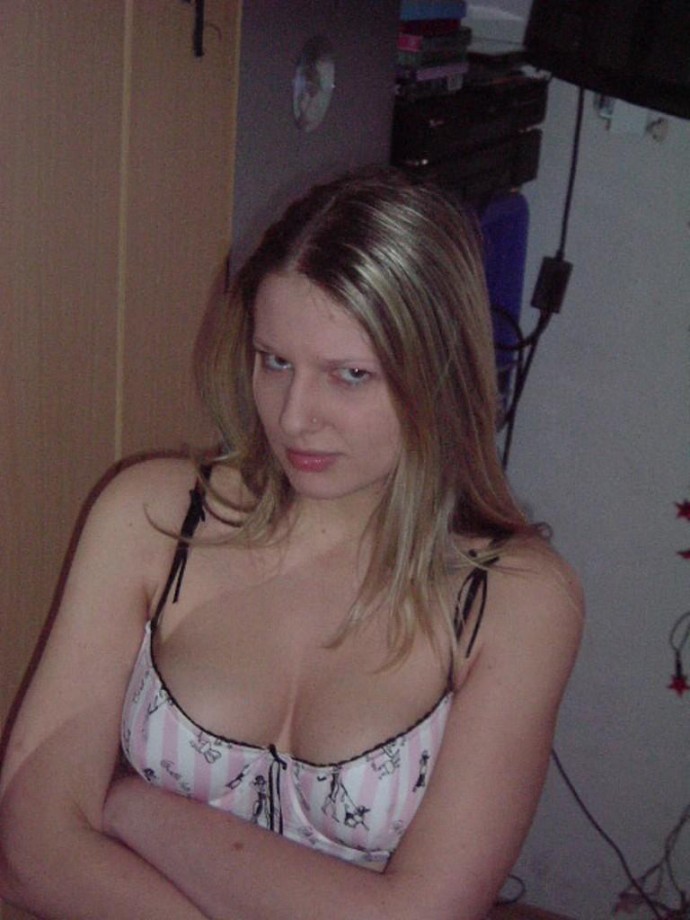 Young blond girl posing 