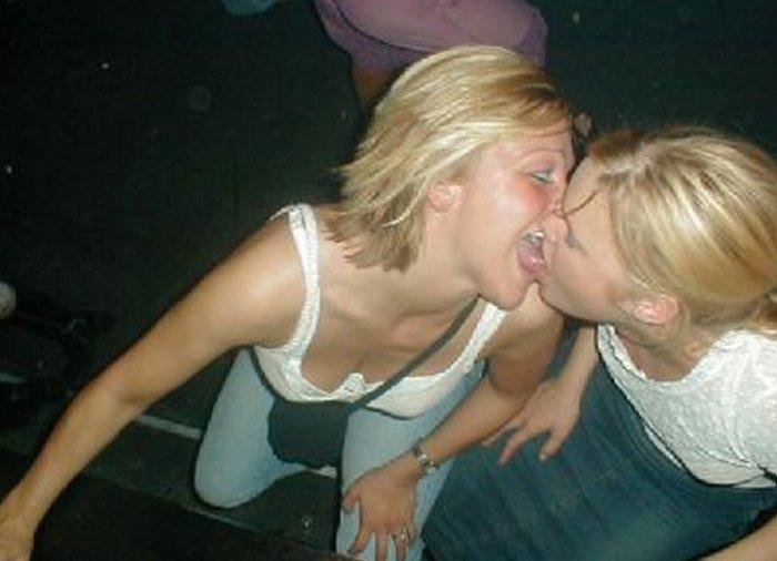 Kissing a girl 1 